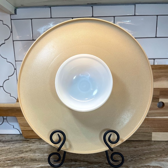 Tupperware Chip Dip 'N Serve Tray with Dip Bowl & Lid Tan & Sheer #492 - Vintage - Picture 4 of 10